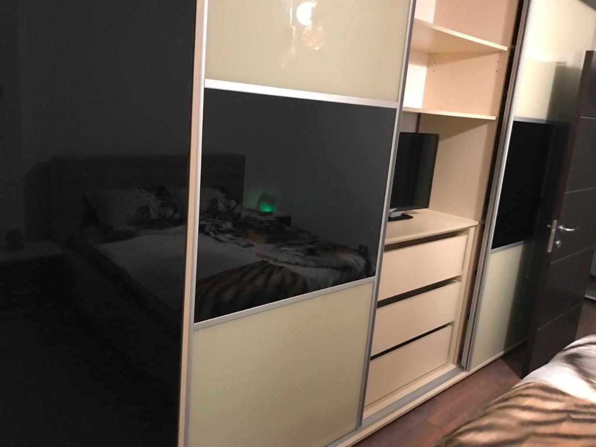 Luxury Apartment Bukares Bagian luar foto